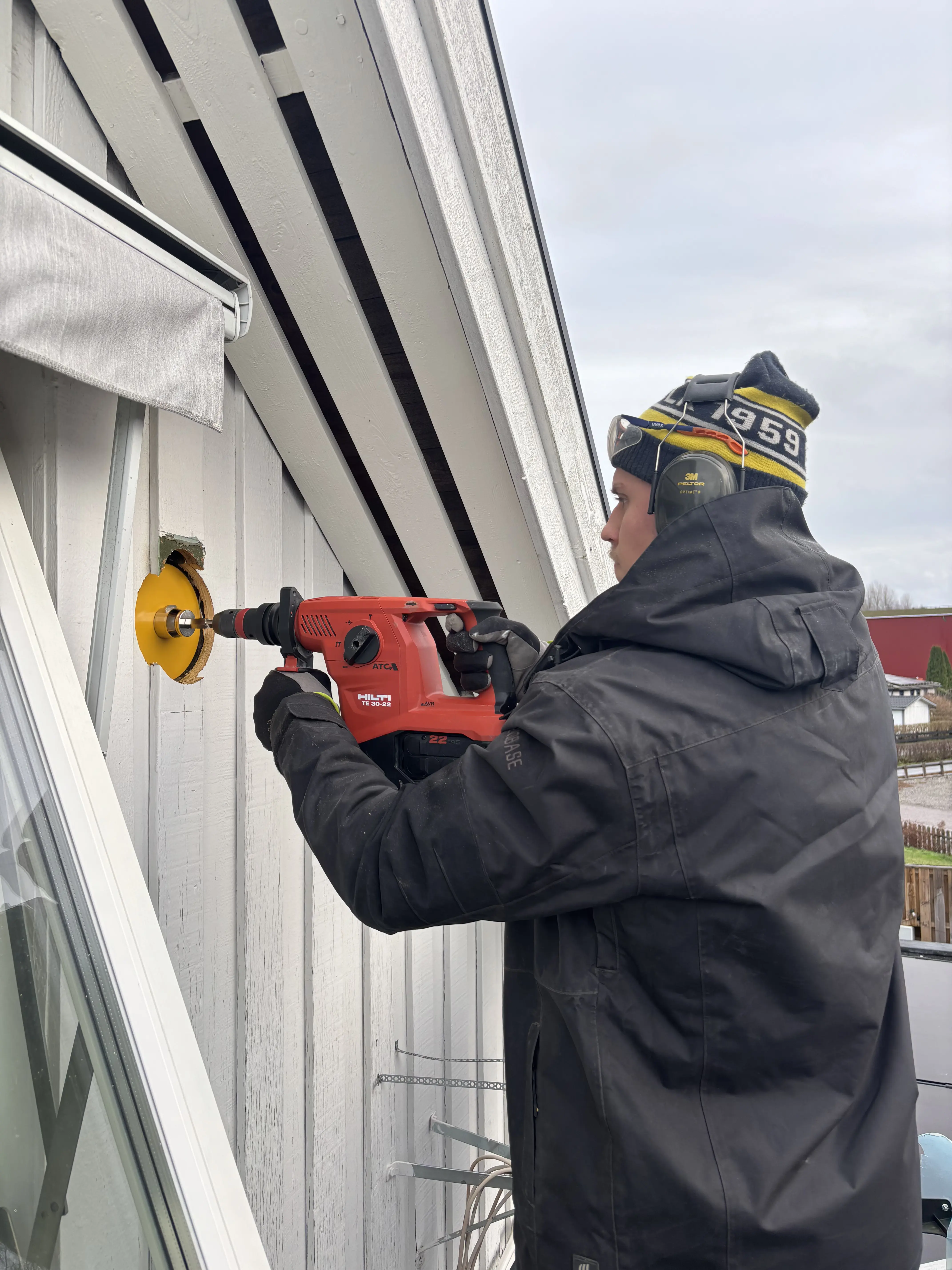 MiniFTX.se teamet installerar ventilation