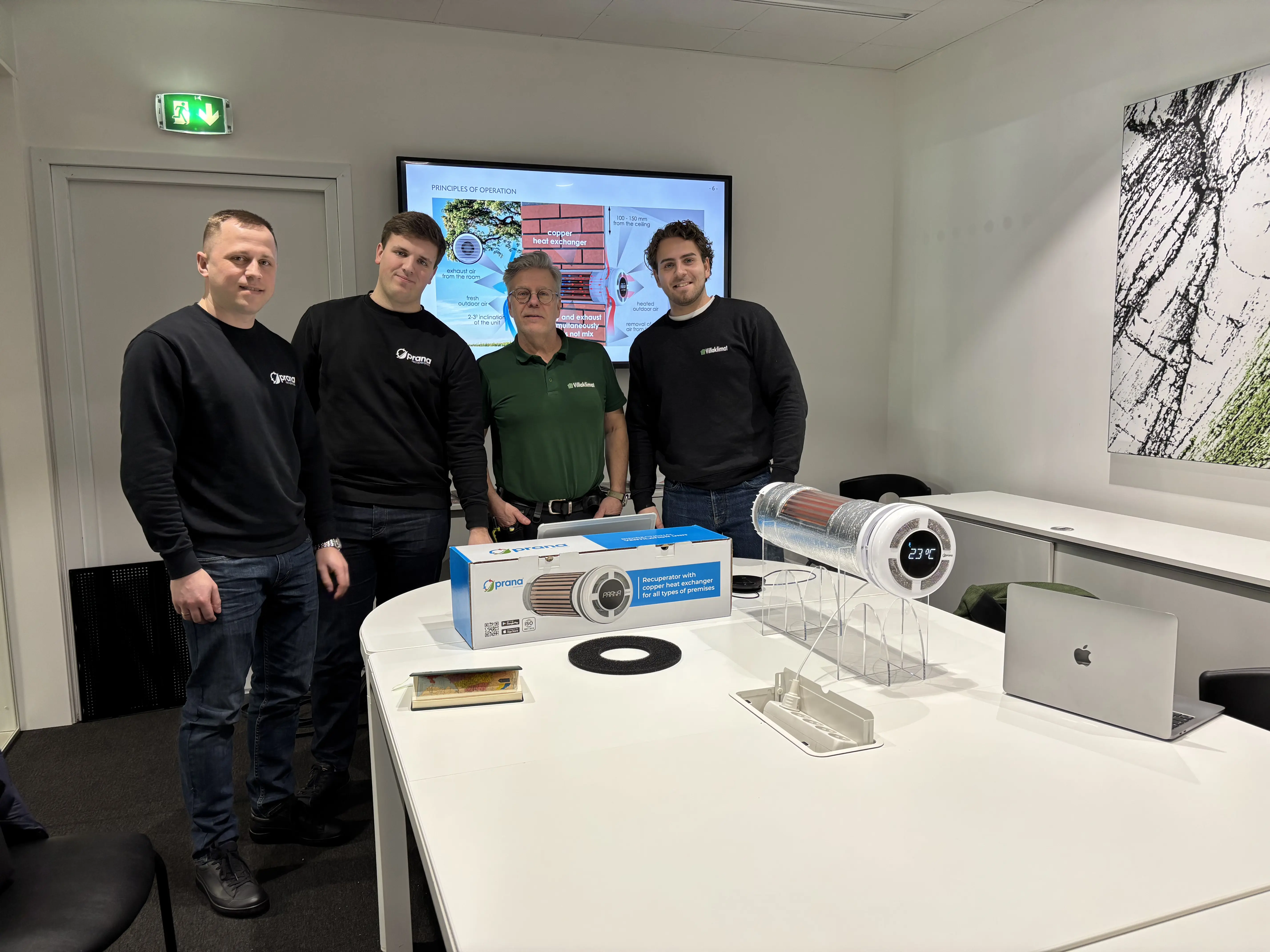 MiniFTX.se teamet installerar ventilation